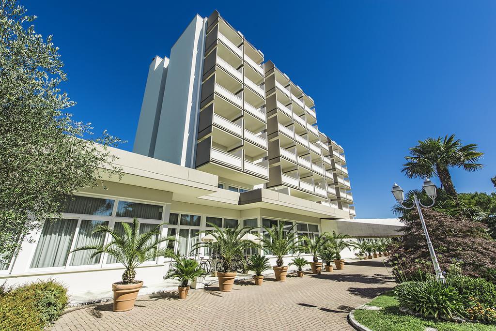 Hotel Des Bains Terme Montegrotto Terme Esterno foto