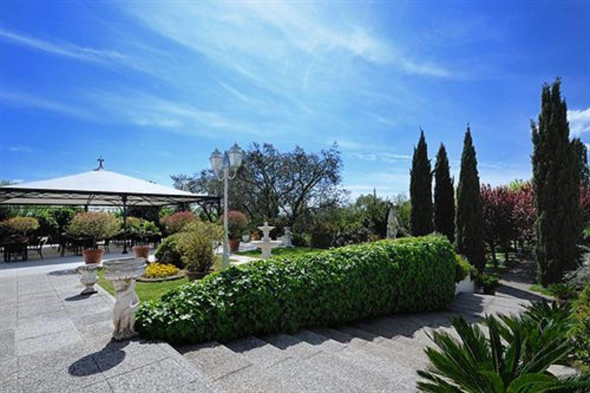 Hotel Des Bains Terme Montegrotto Terme Esterno foto