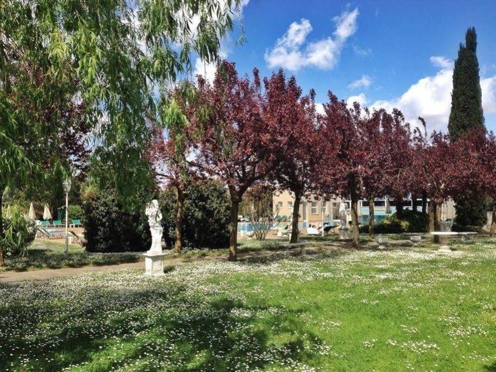 Hotel Des Bains Terme Montegrotto Terme Esterno foto